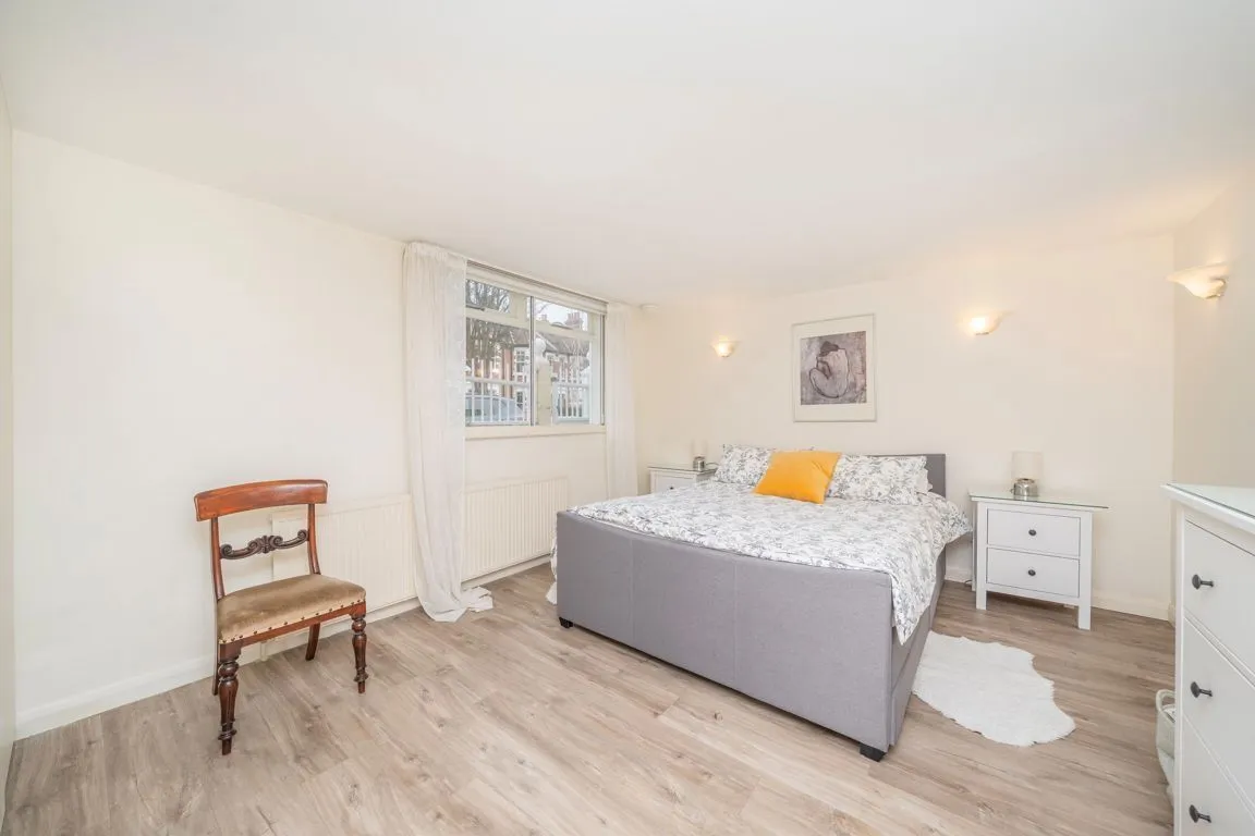The Avenue, W4, photo 5