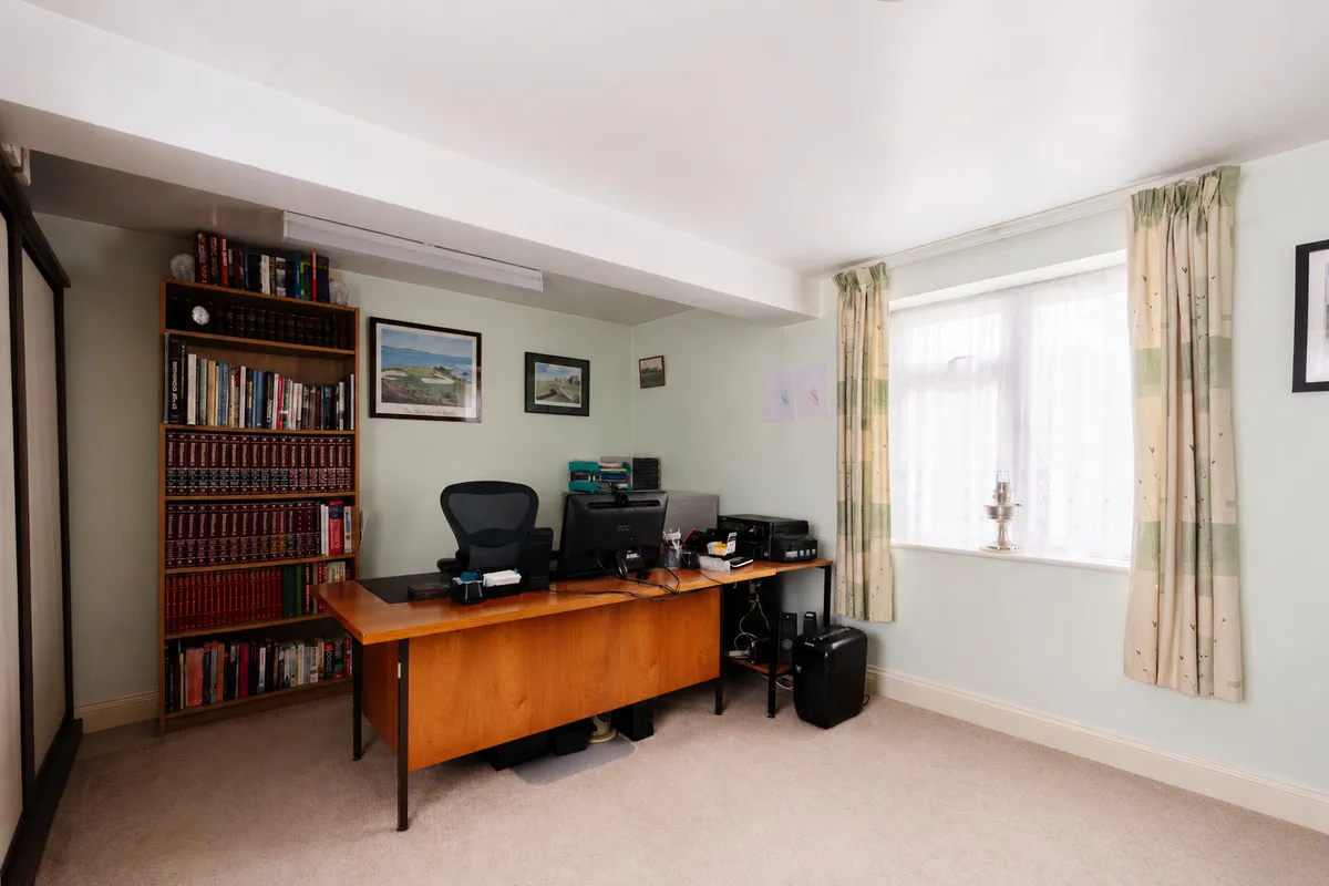 Upminster, RM14, photo 7