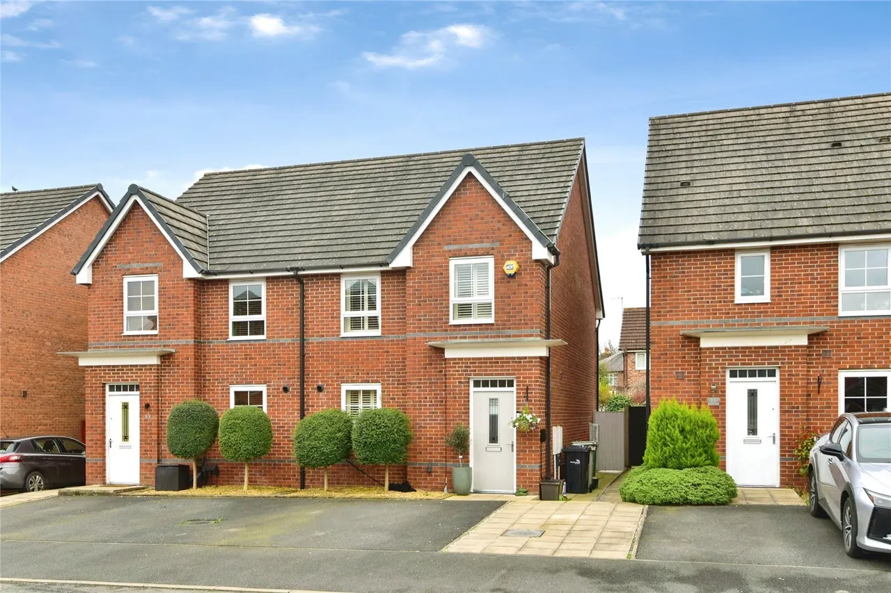 4 bed house for sale — Patrons Drive, Elworth, Sandbach, Cheshire, CW11