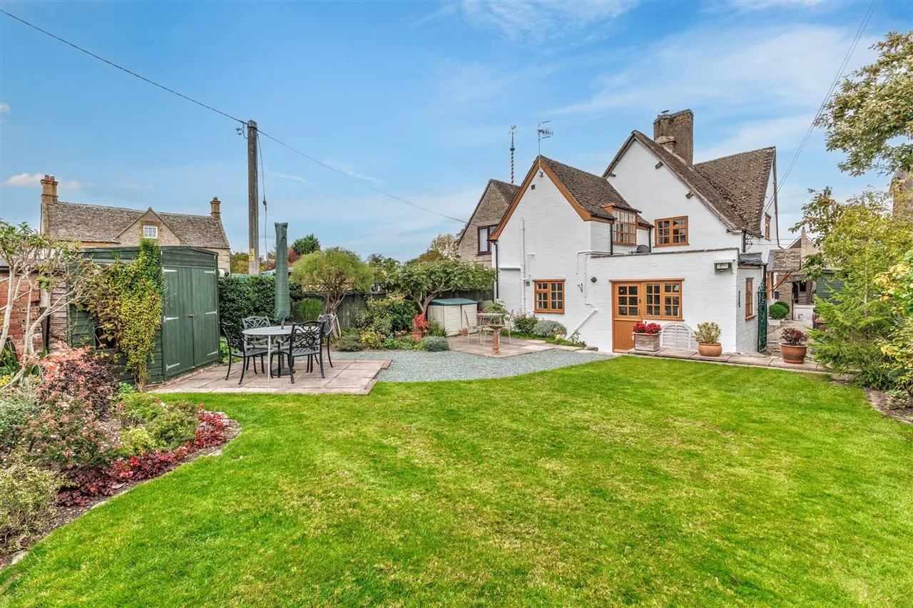 Main Street, Offenham, WR11, photo 21