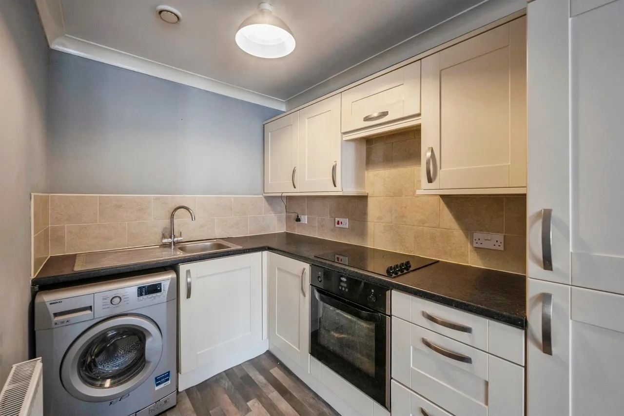 Swan Court, Askern, DN6, photo 5