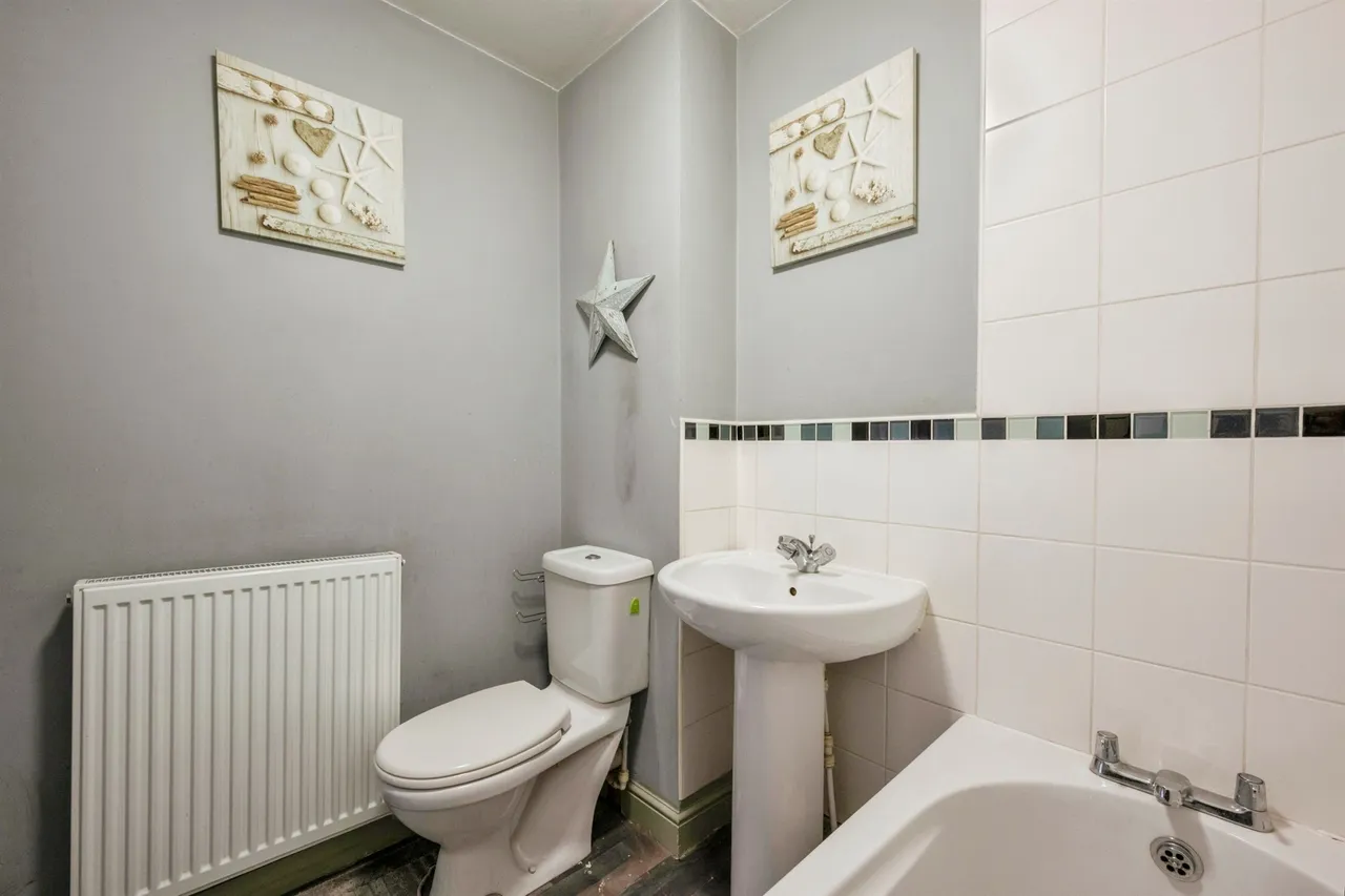 Swan Court, Askern, DN6, photo 11