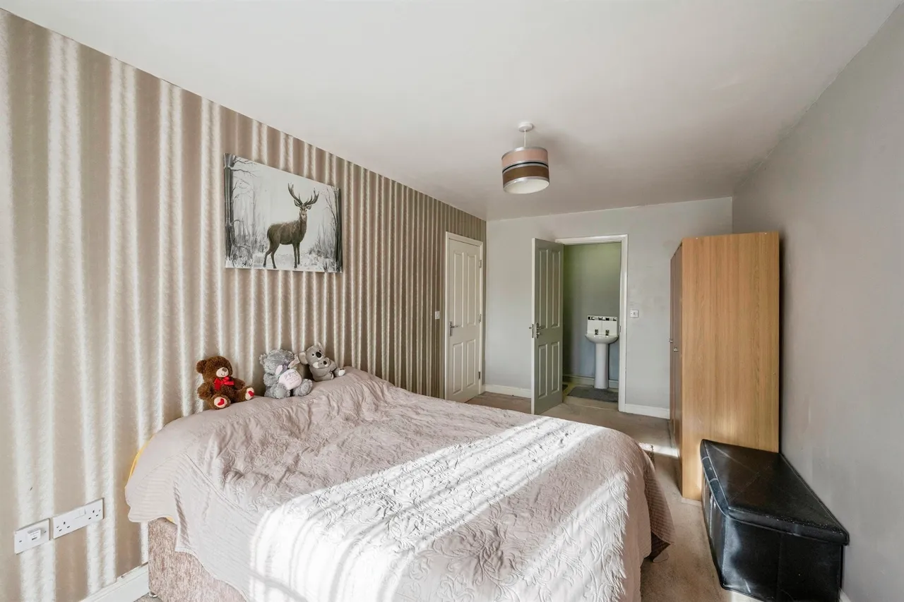 Swan Court, Askern, DN6, photo 7