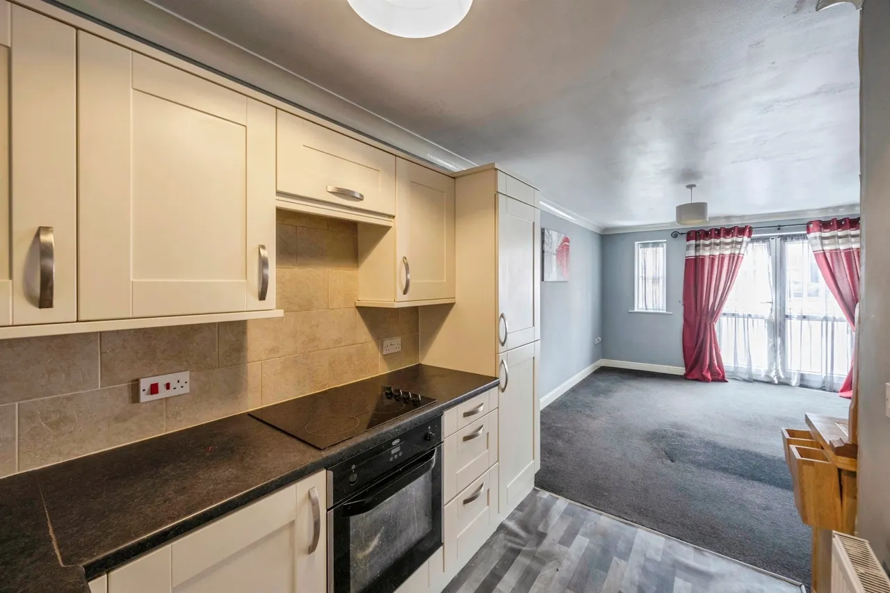 Swan Court, Askern, DN6, photo 3
