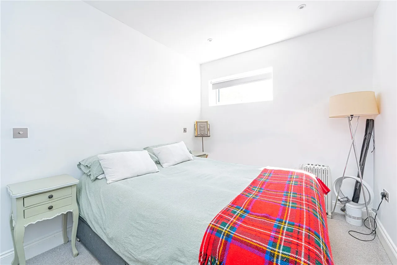 Station Road, Hampton, London, TW12 2AX, photo 9
