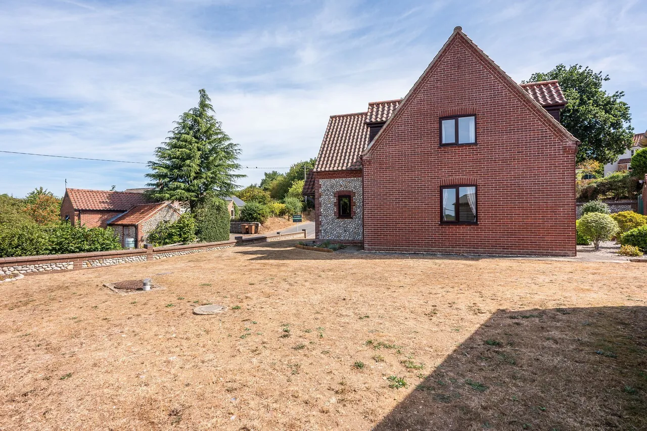 Detached Family Home in Edgefield, photo 16