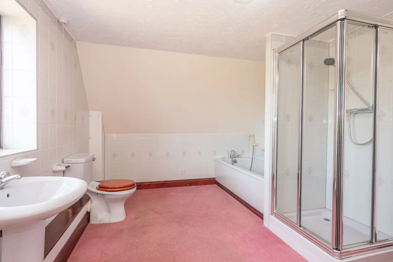 Detached Family Home in Edgefield, photo 12