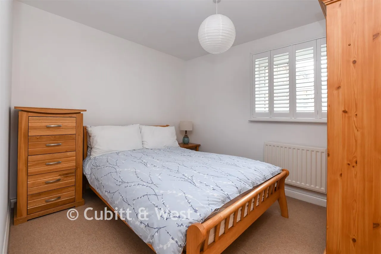 Kings Road, Horsham, RH13, photo 12