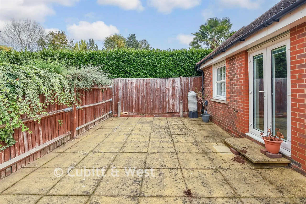 Kings Road, Horsham, RH13, photo 14