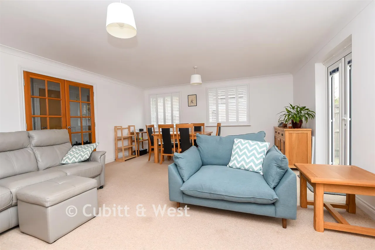 Kings Road, Horsham, RH13, photo 5