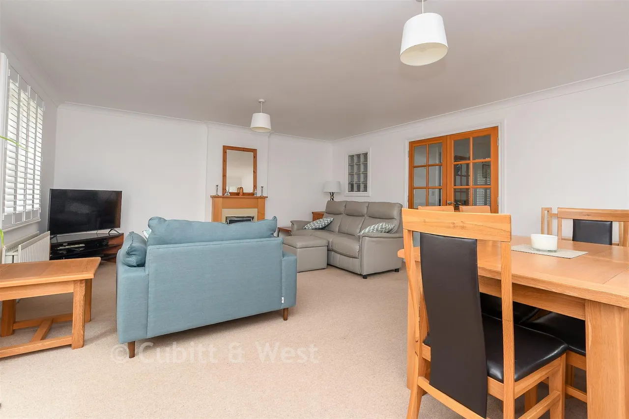 Kings Road, Horsham, RH13, photo 7