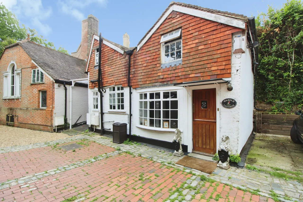 3 bed house to rent — London Road, Wallington