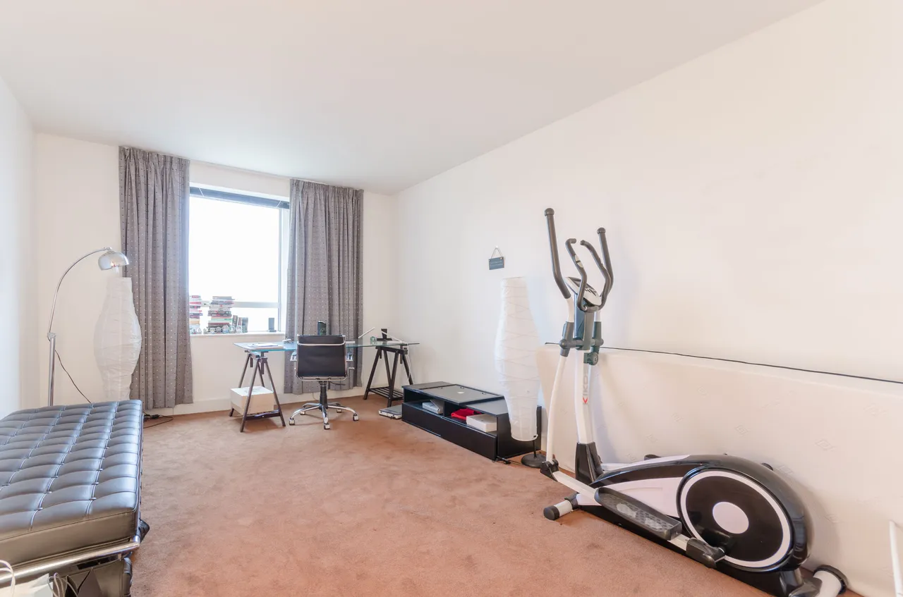 124 Eaton House, 38 Westferry Circus, London, photo 5