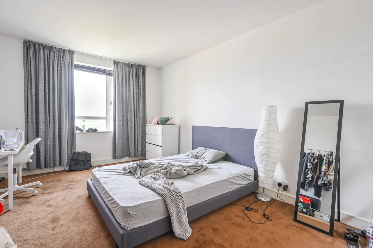 124 Eaton House, 38 Westferry Circus, London, photo 9