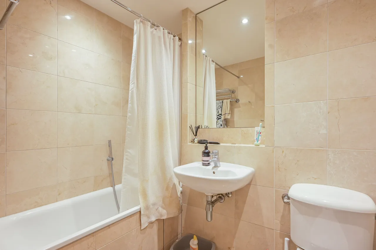 124 Eaton House, 38 Westferry Circus, London, photo 10