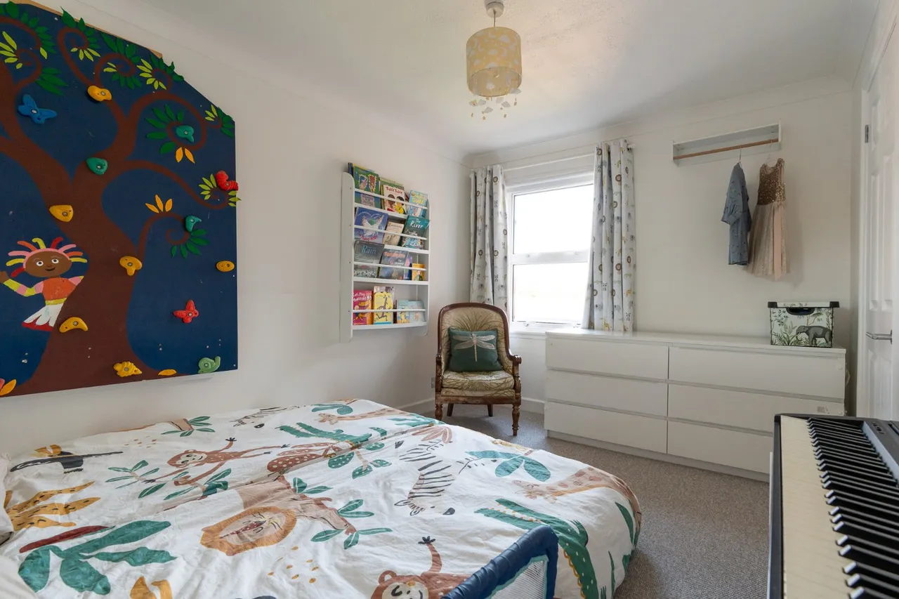Almond Road, Burnham, SL1, photo 18