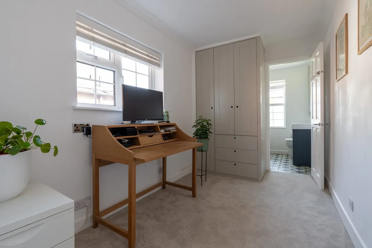 Almond Road, Burnham, SL1, photo 17