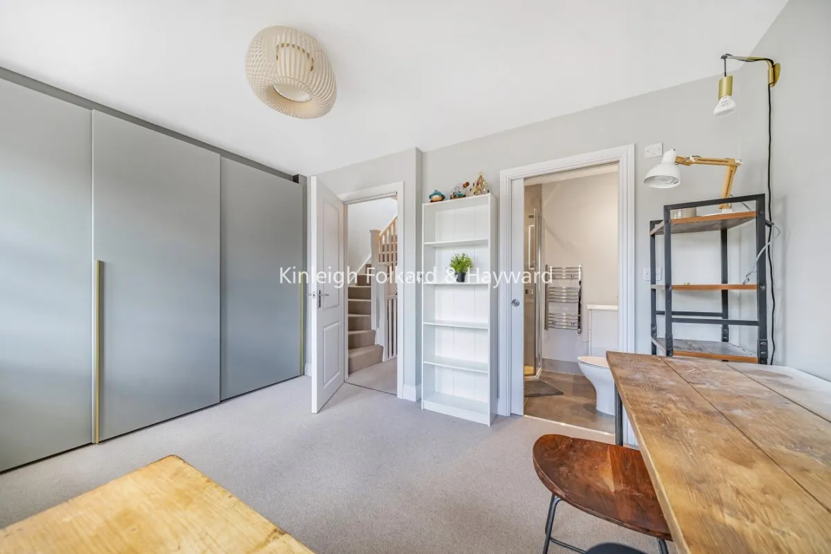 Bowling Green Mews, Raynes Park, London, SW20, photo 11