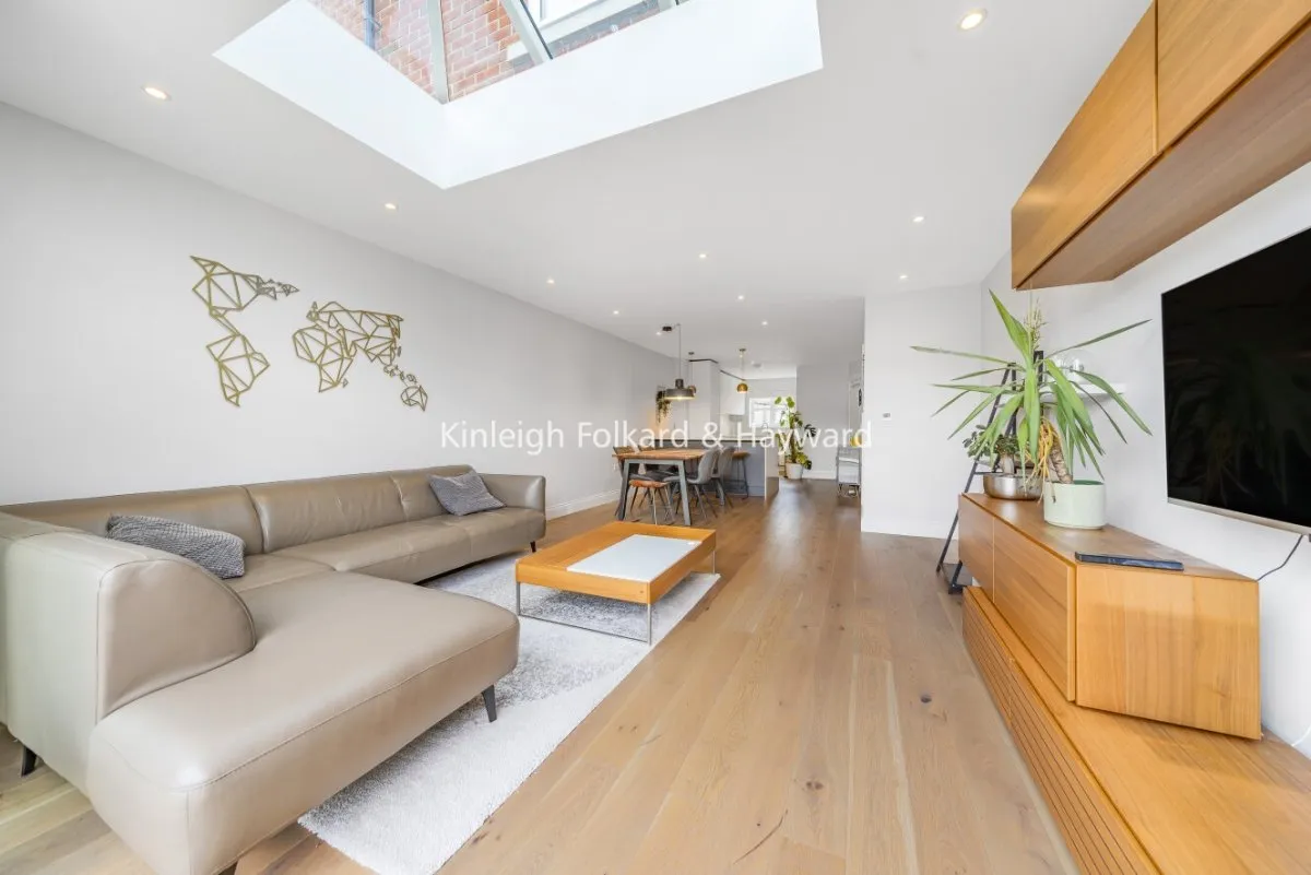 Bowling Green Mews, Raynes Park, London, SW20, photo 4