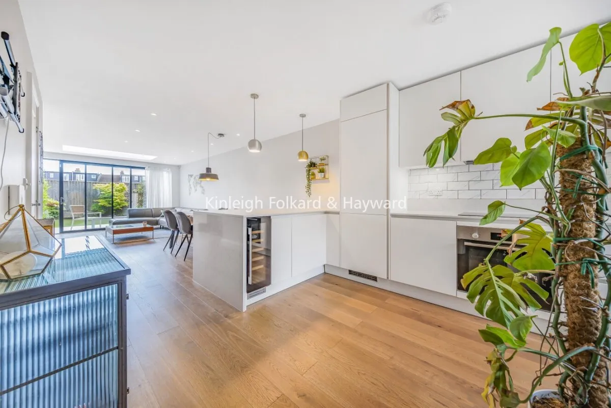 Bowling Green Mews, Raynes Park, London, SW20, photo 7
