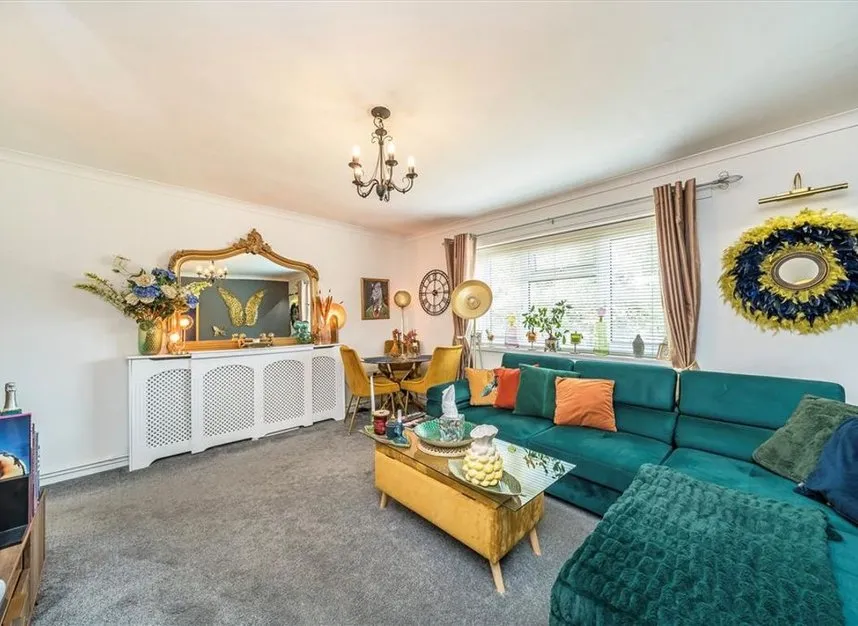 Restons Crescent, Avery Hill, SE9, photo 4