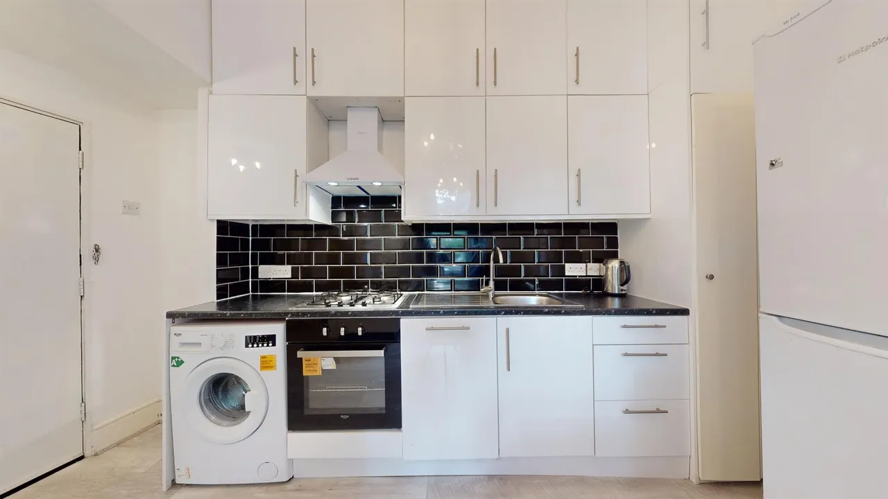 Warwick Road, London, SW5, photo 8