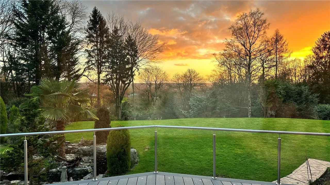 6 bed house for sale — Jubilee Road, Finchampstead, Wokingham, Berkshire, RG40
