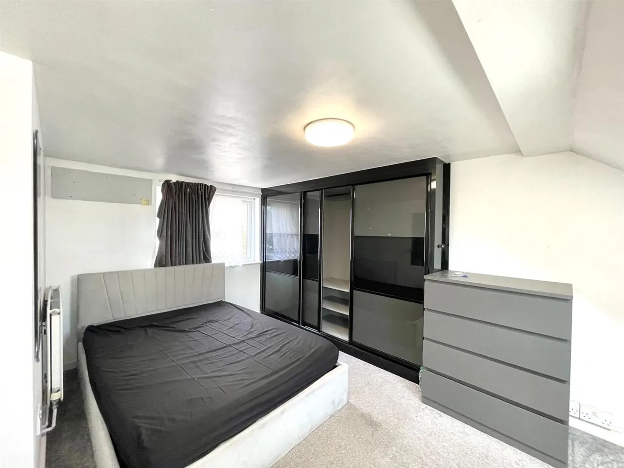 Sutton Road, London, E17, photo 2