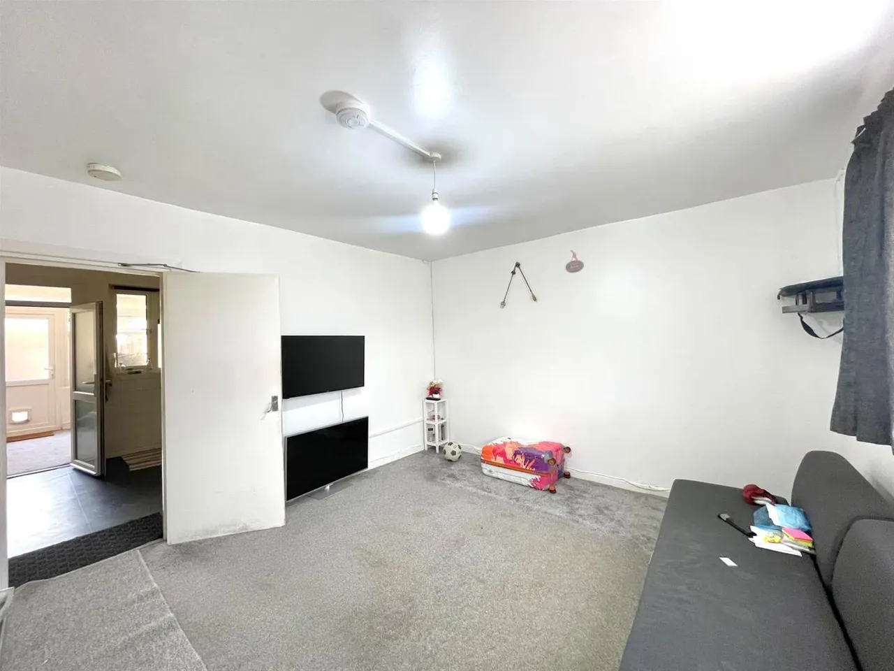 4 bed house to rent, Sutton Road, London, E17
