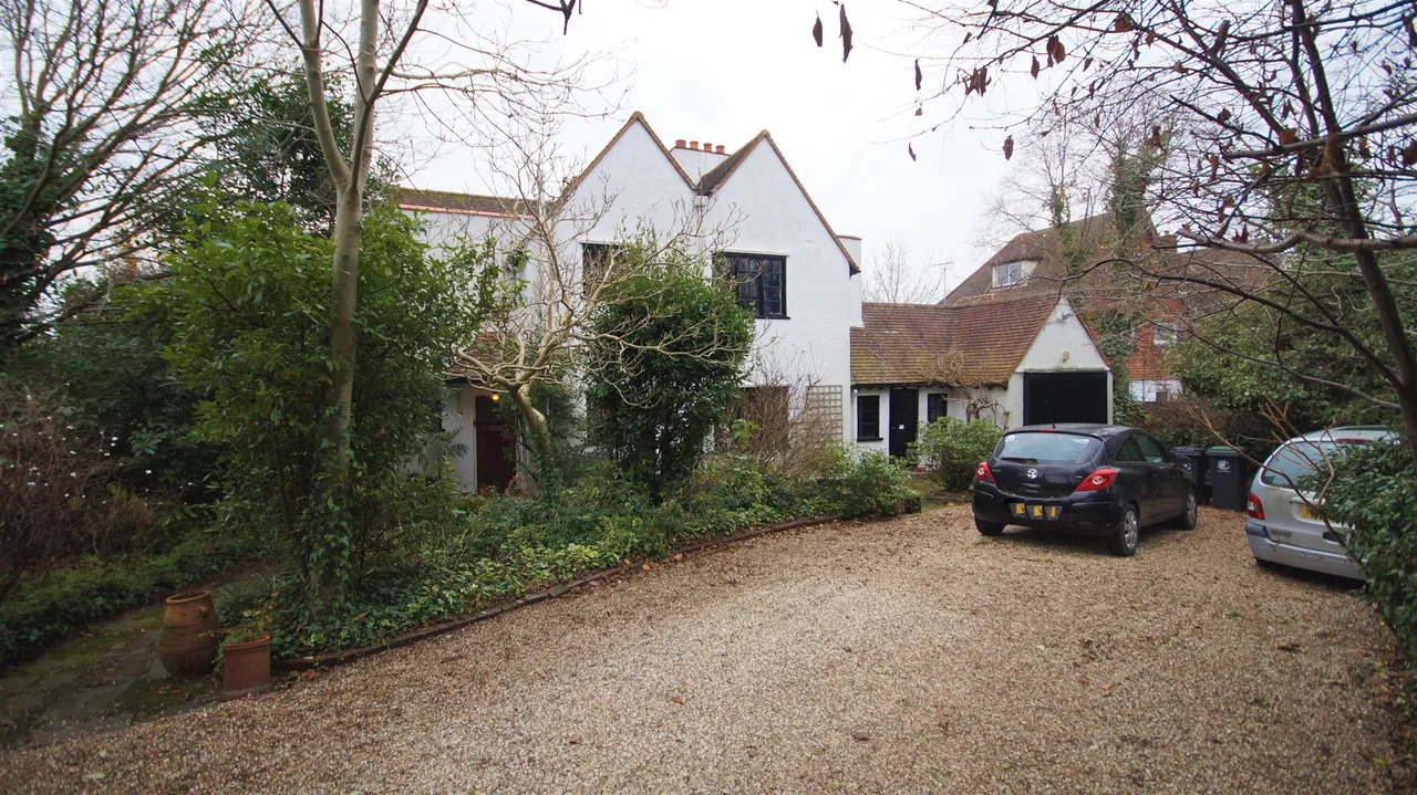 Traps Hill, Loughton, photo 2