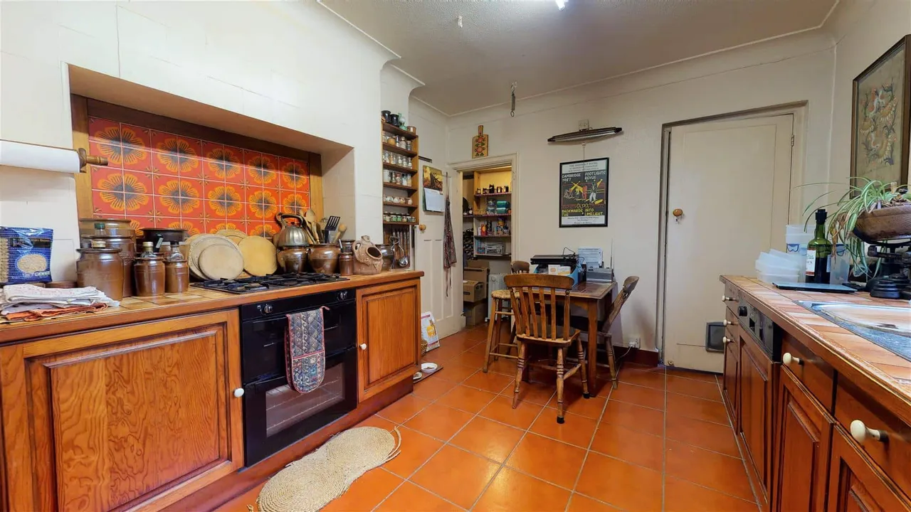 Traps Hill, Loughton, photo 9