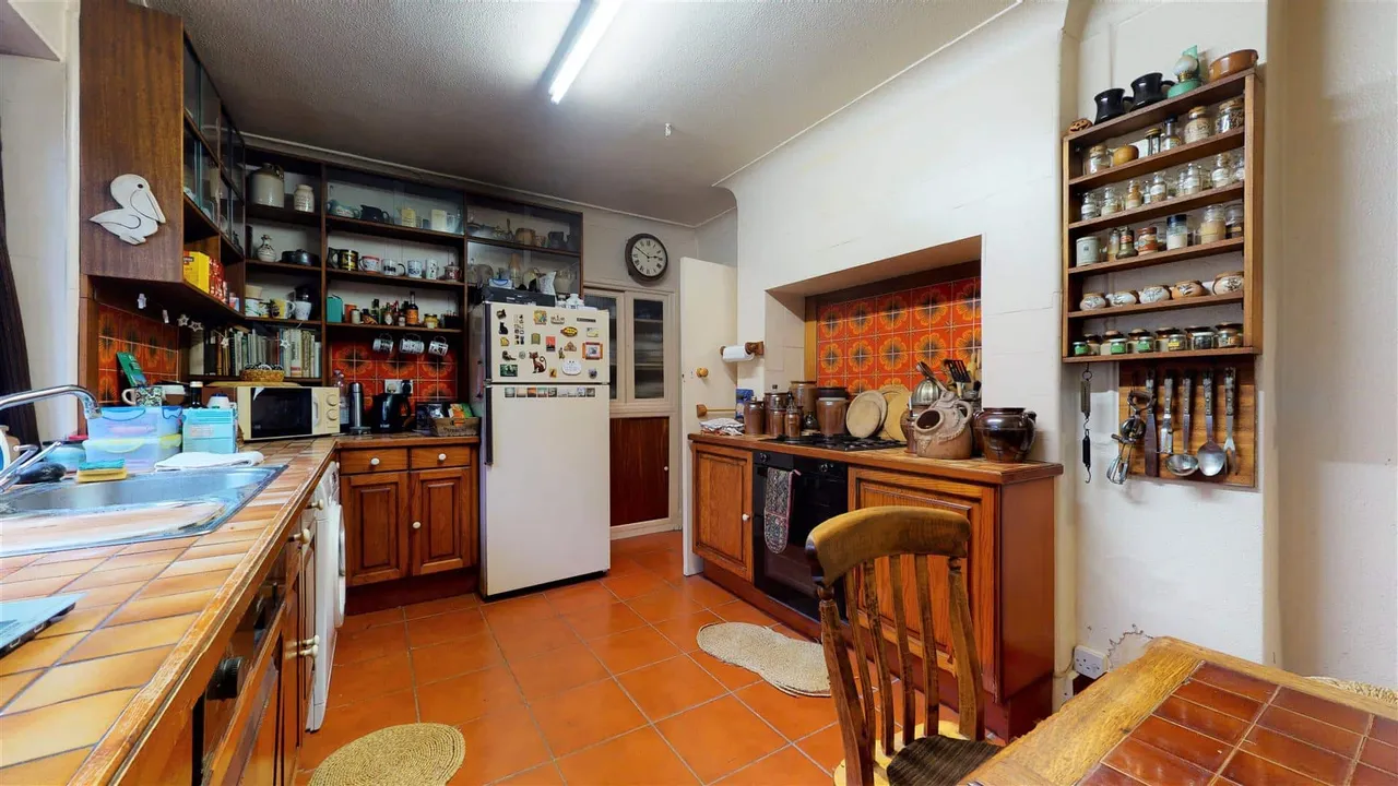 Traps Hill, Loughton, photo 10