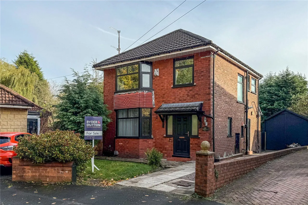 3 bed house for sale, Carill Avenue, Moston, M40