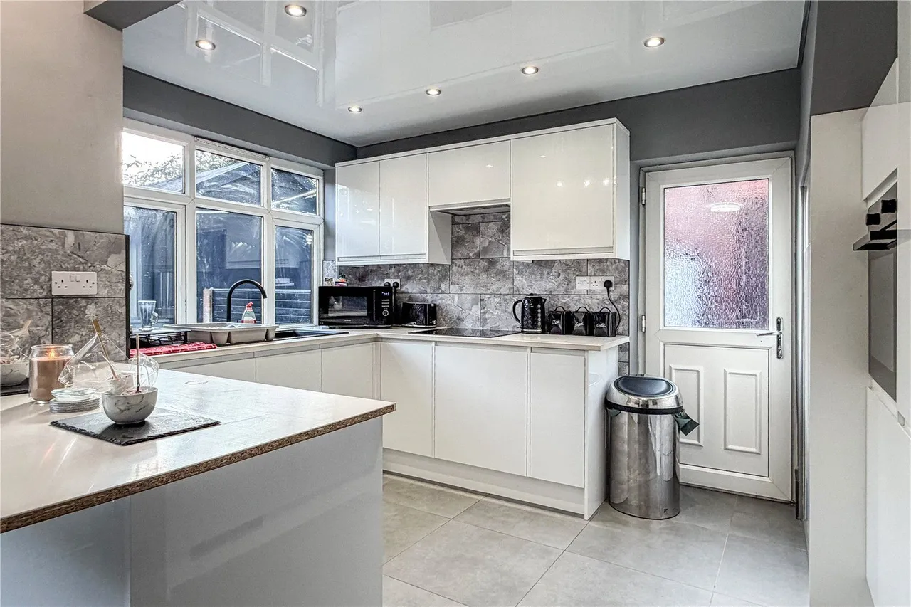 Carill Avenue, Moston, M40, photo 3