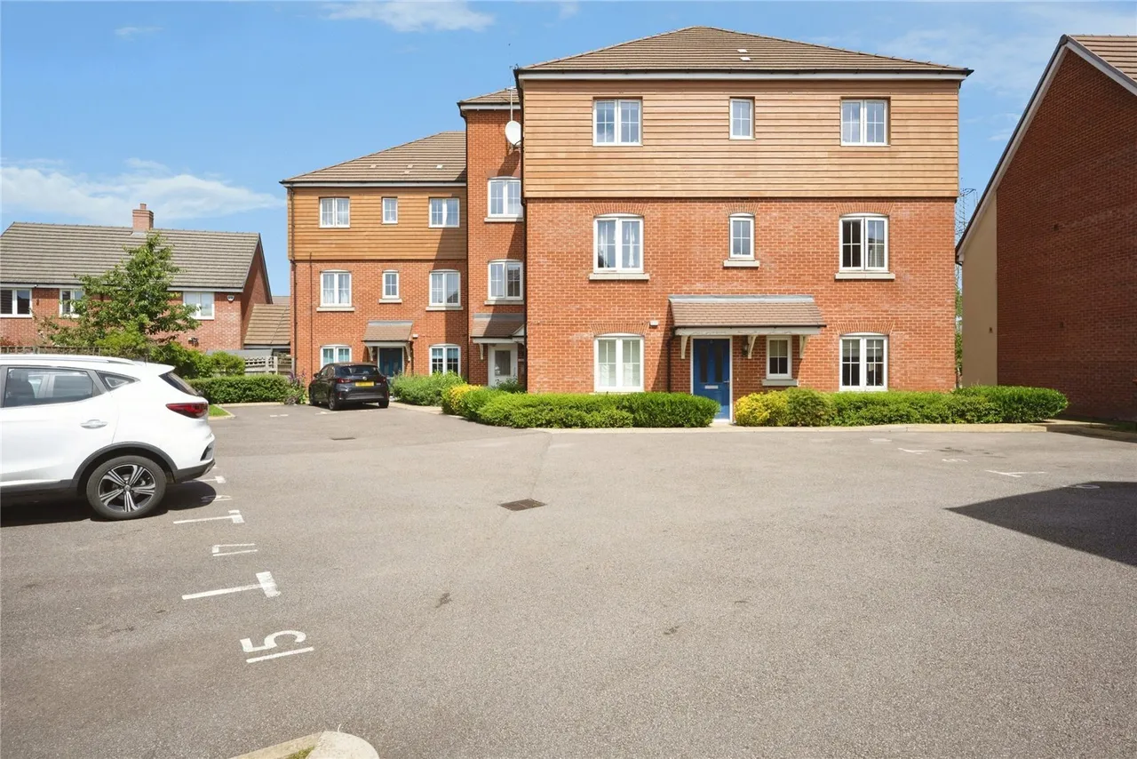 2 bed flat for sale — Porus Piece, Leighton Buzzard, Bedfordshire, LU7