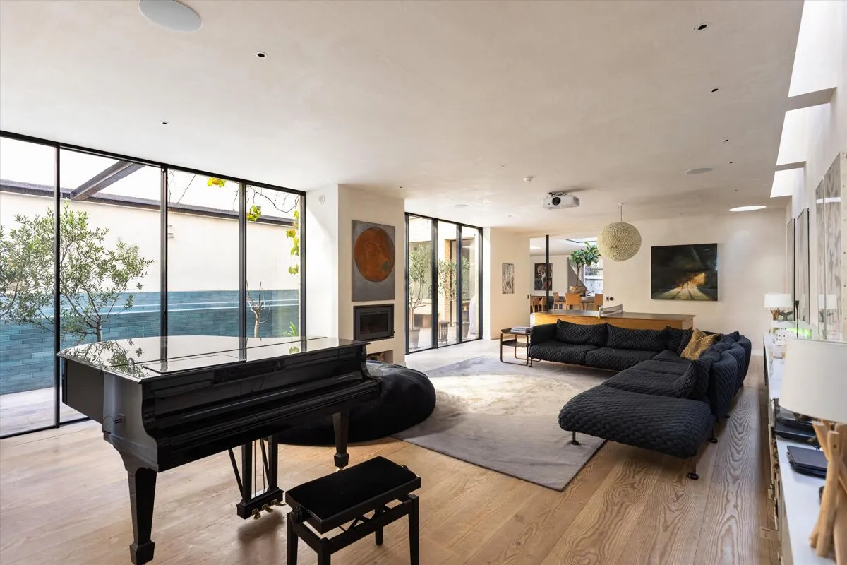 Blythe Road, London, W14, photo 2