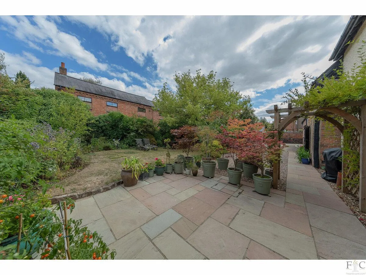 Main Street, Bruntingthorpe, LE17, photo 40