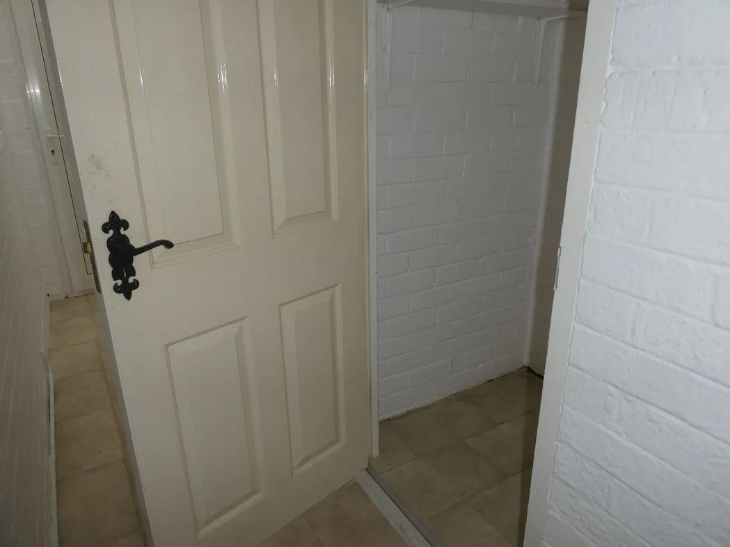 Huntingdon Road, Intake, DN2, photo 12