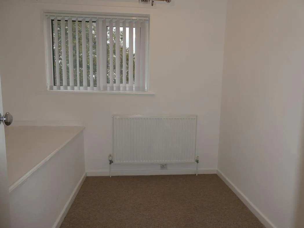 Huntingdon Road, Intake, DN2, photo 16
