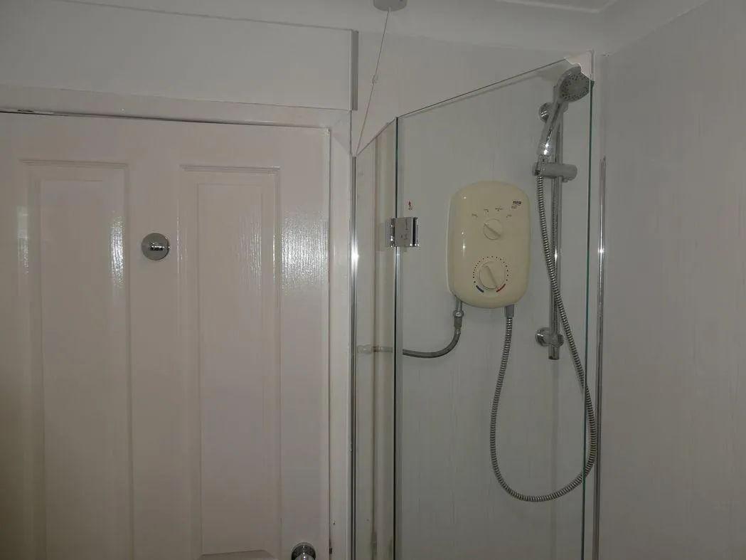 Huntingdon Road, Intake, DN2, photo 18