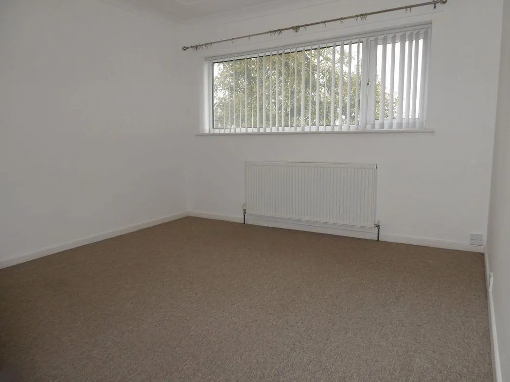 Huntingdon Road, Intake, DN2, photo 14