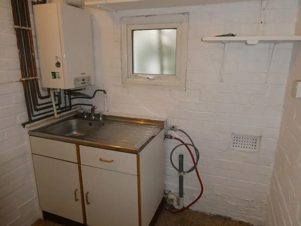 Huntingdon Road, Intake, DN2, photo 11