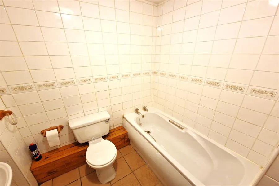 Leegate Road, Heaton Moor, photo 8
