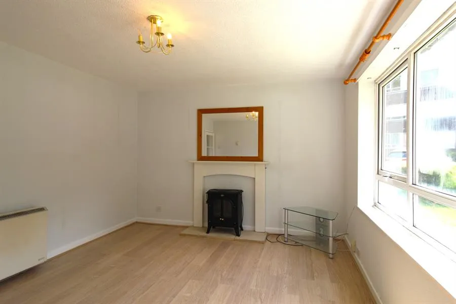 Leegate Road, Heaton Moor, photo 3