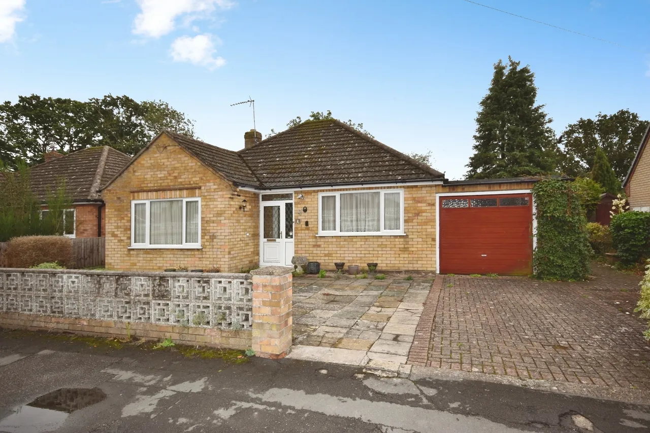 3 bed house for sale — St. Hughs Drive, North Hykeham, Lincoln