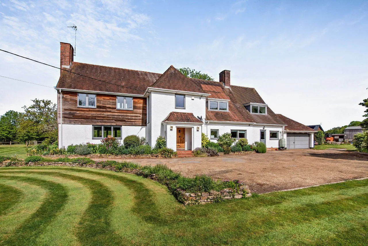 Furzen Lane, Ellens Green, Surrey, RH12 3AW, photo 2