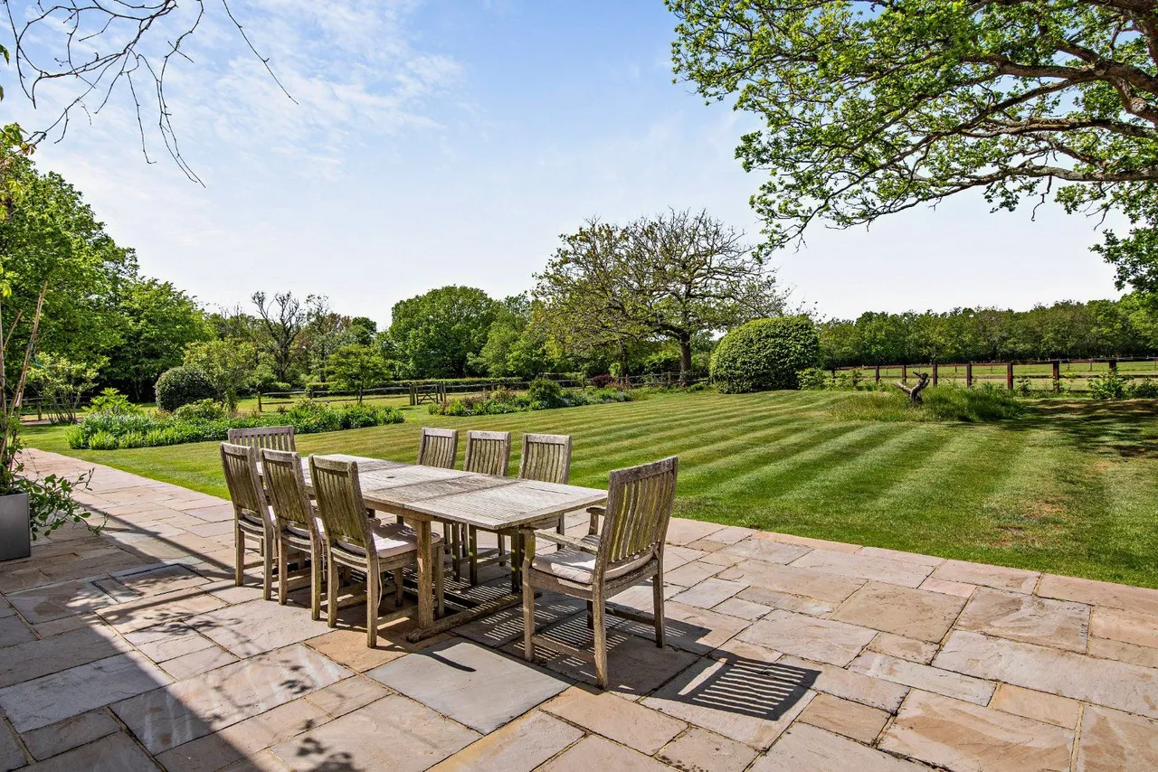 Furzen Lane, Ellens Green, Surrey, RH12 3AW, photo 10