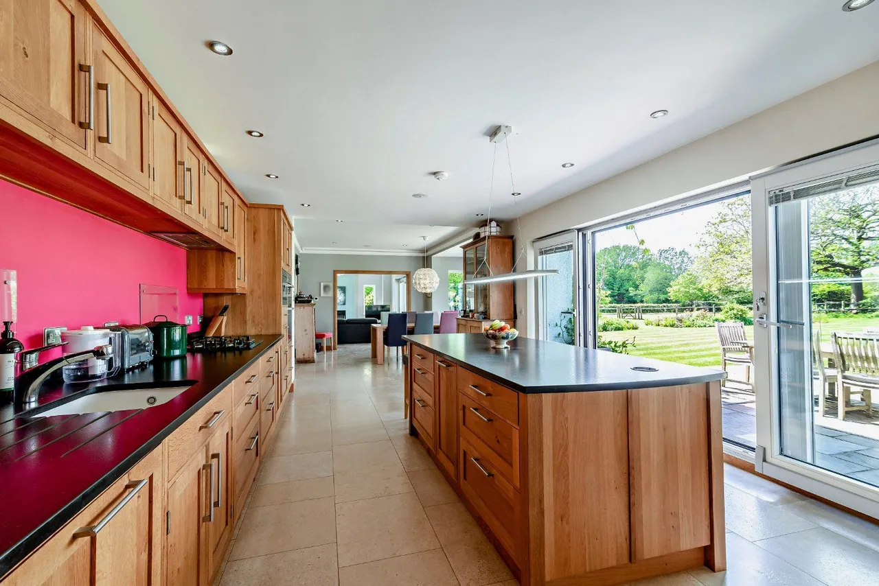 Furzen Lane, Ellens Green, Surrey, RH12 3AW, photo 6
