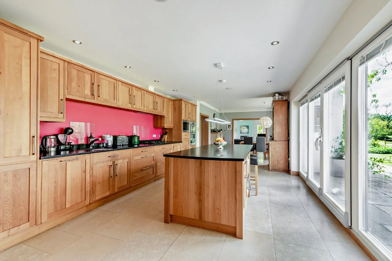 Furzen Lane, Ellens Green, Surrey, RH12 3AW, photo 4