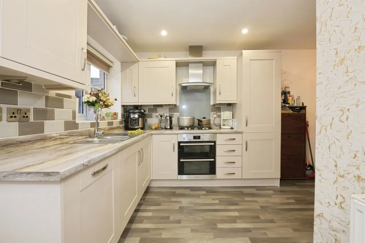 3 bed house for sale — Whitmore Street, Whittlesey, Peterborough
